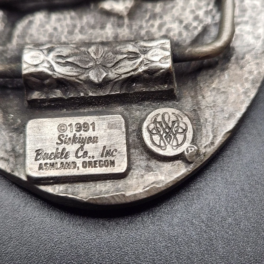 Vintage SISKIYOU BUCKLE CO. Flying Eagle Belt Buckle 1991 USA Pewter Outdoors